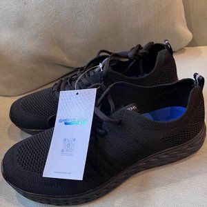 black sneakers, slip resistant, size 8